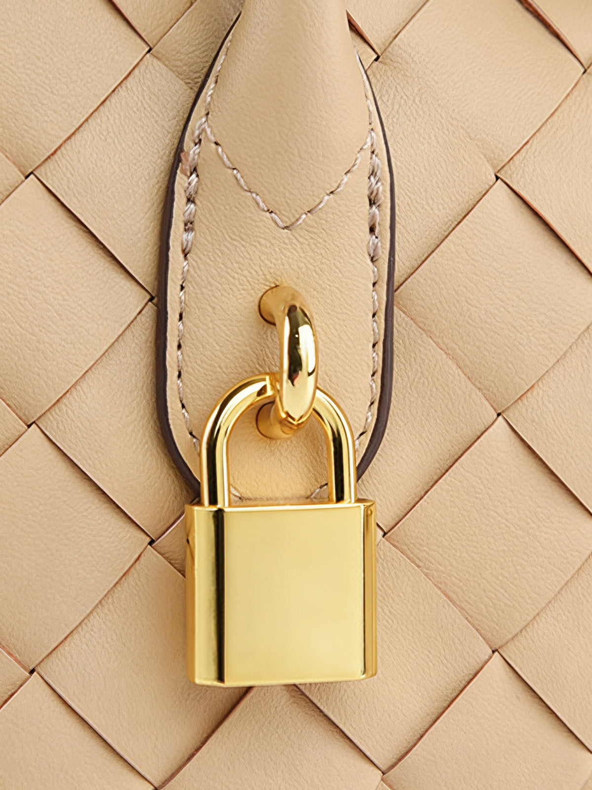 Golden Lock Detail Woven Shoulder Bag-Chicvia