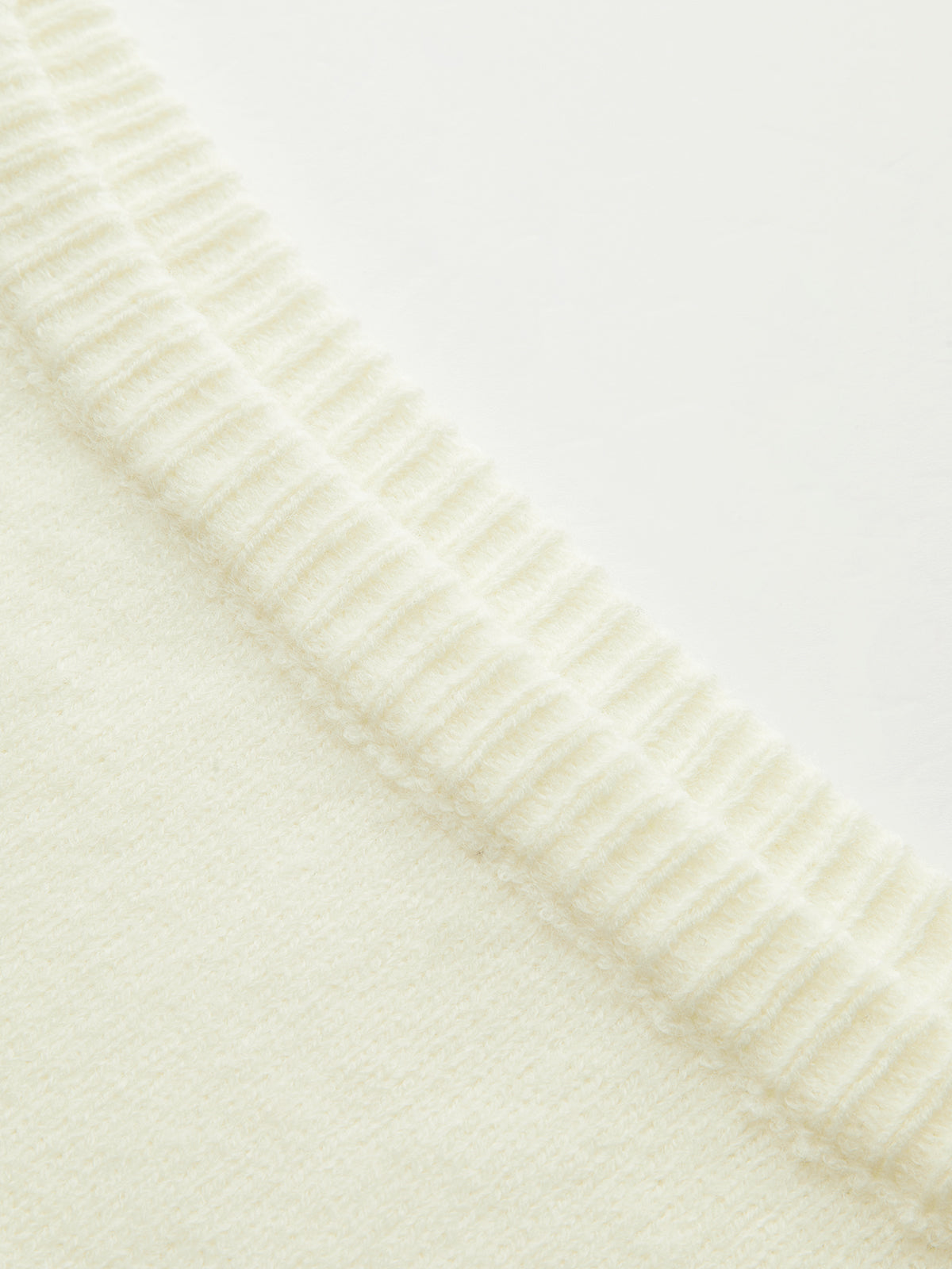 Off-Shoulder Knit Sweater-Chicvia