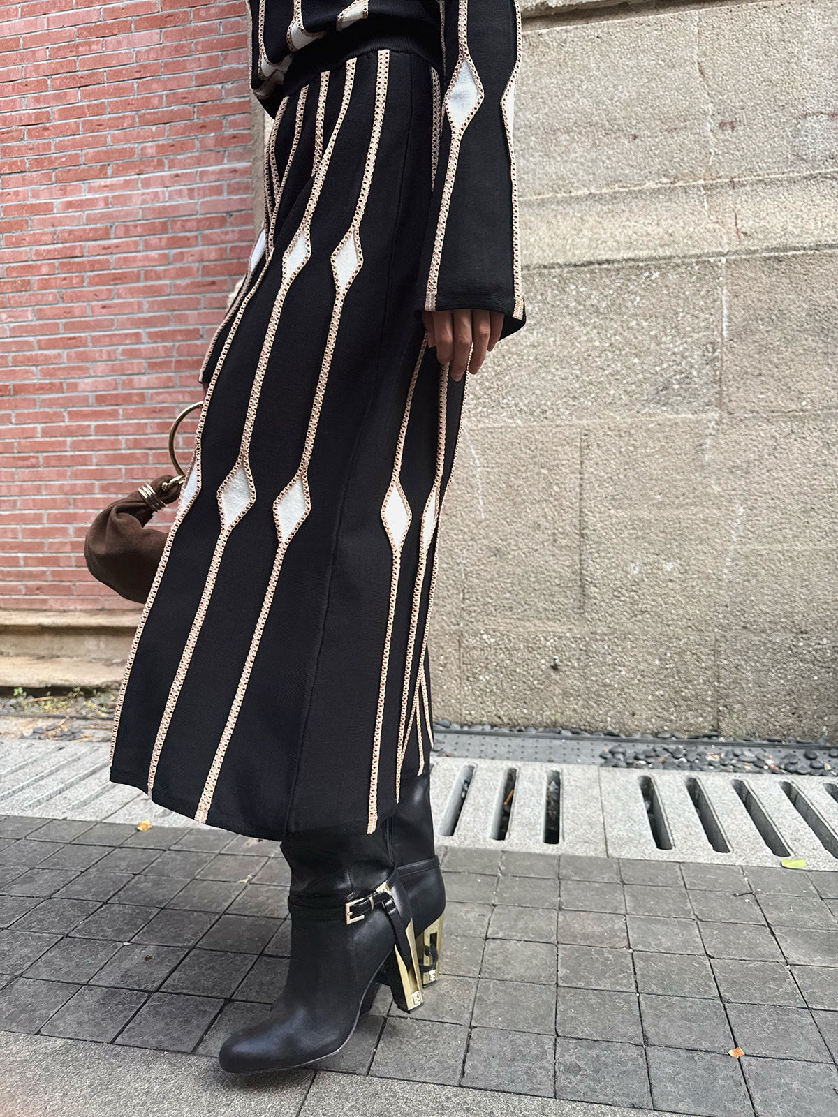 Geometric Pattern Knitted Maxi Skirt-Chicvia