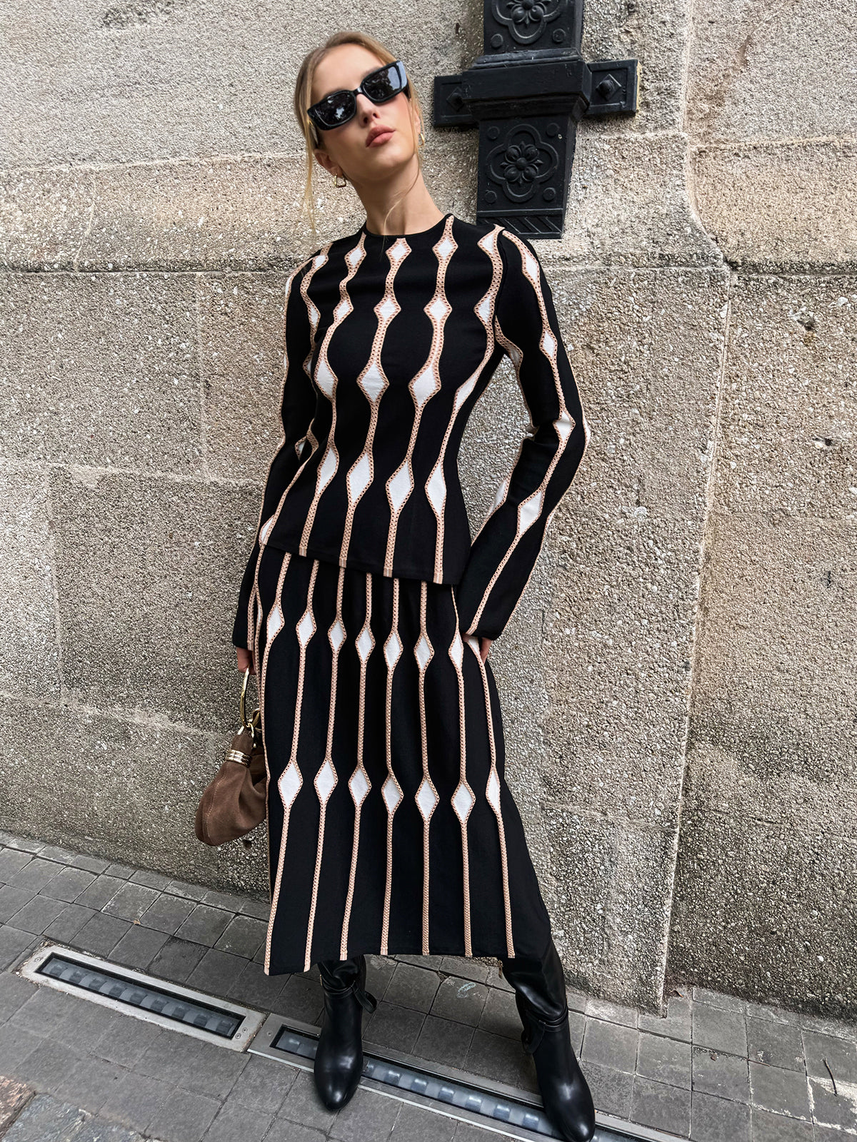 Geometric Pattern Knitted Top-Chicvia