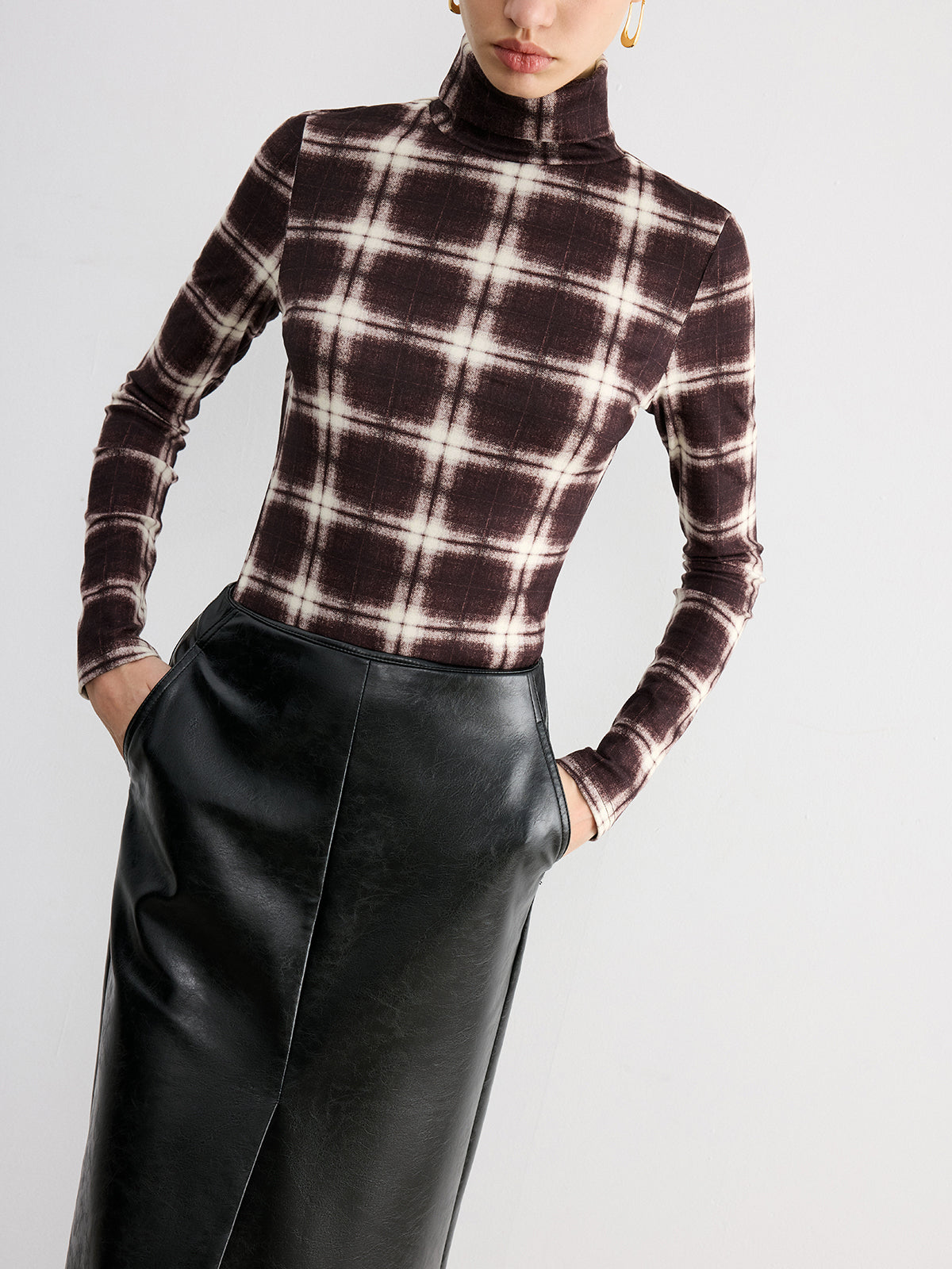 Plaid Slim Turtleneck Blouse-Chicvia