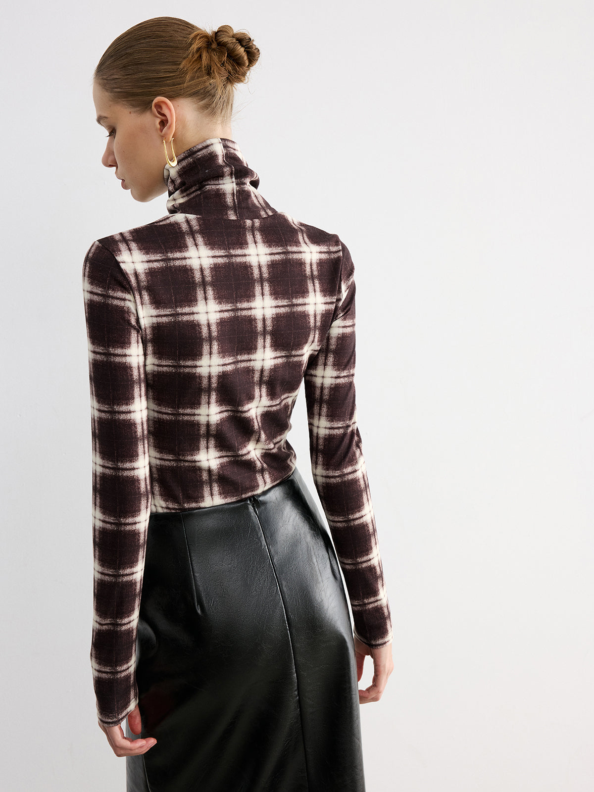 Plaid Slim Turtleneck Blouse-Chicvia