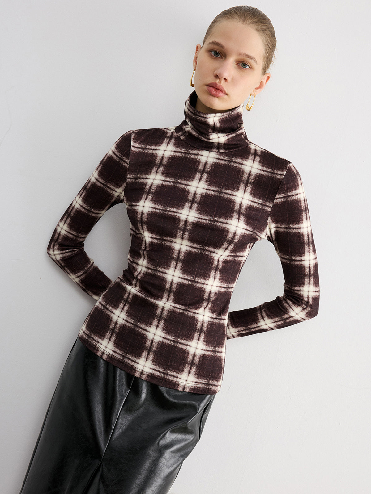 Plaid Slim Turtleneck Blouse-Chicvia