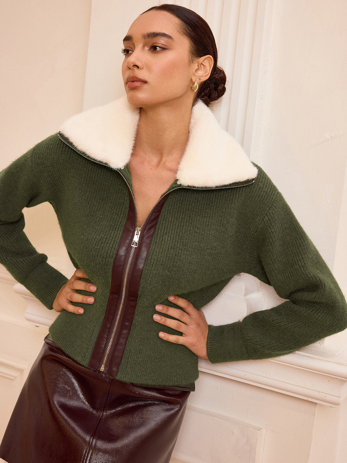 Faux Fur Collar Zip-Front Knit Outerwear-Chicvia