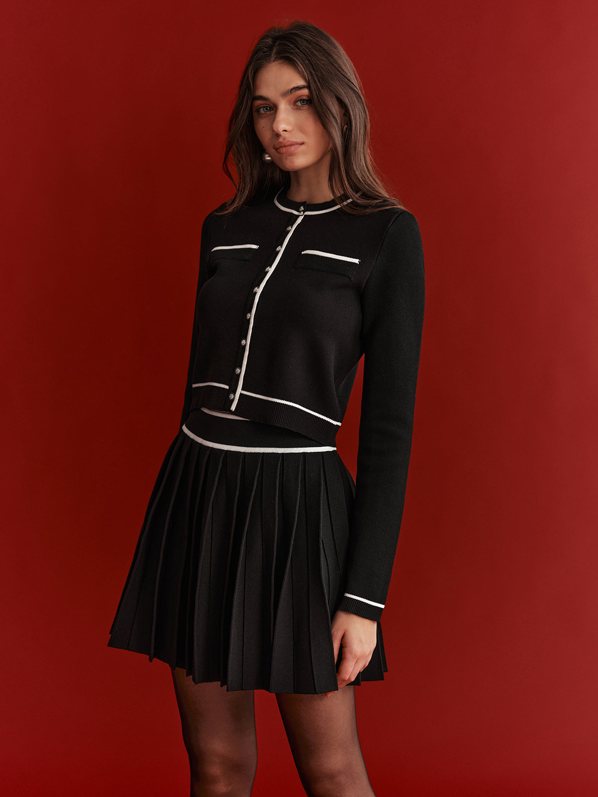 Contrast Trim Cropped Cardigan-Chicvia