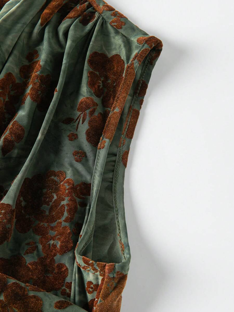 Floral Jacquard Ruched Sleeveless Top-Chicvia