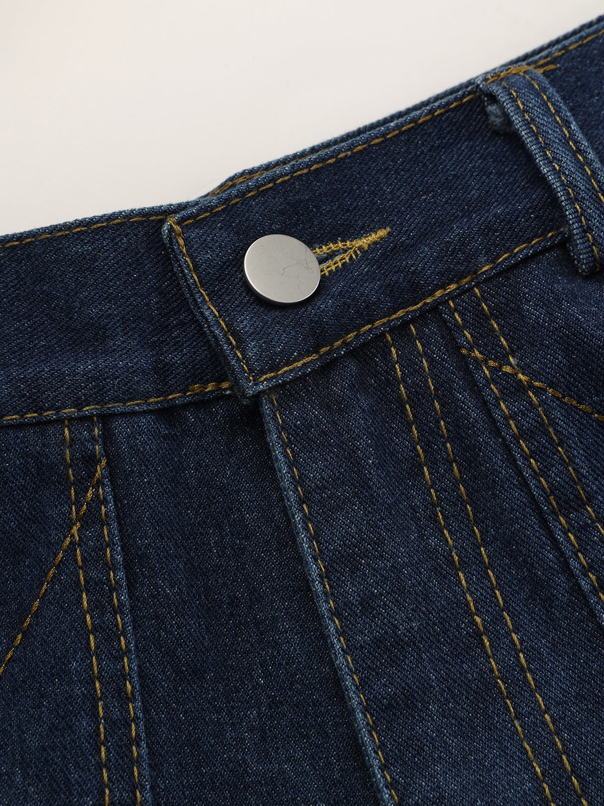 Mid-Waist Denim Curved-Leg Jeans-Chicvia