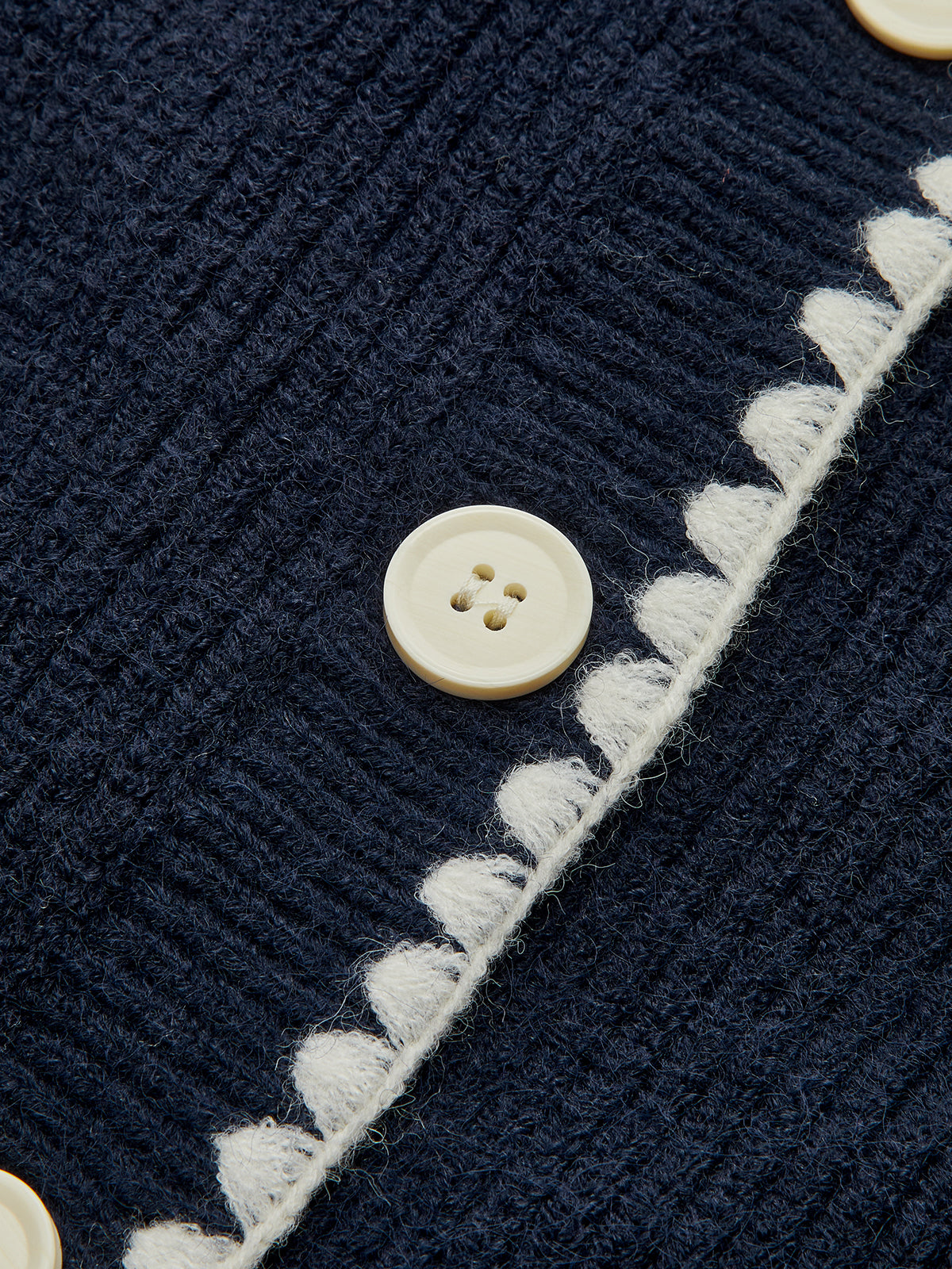 Contrast Trim Tie Neck Knit Vest-Chicvia