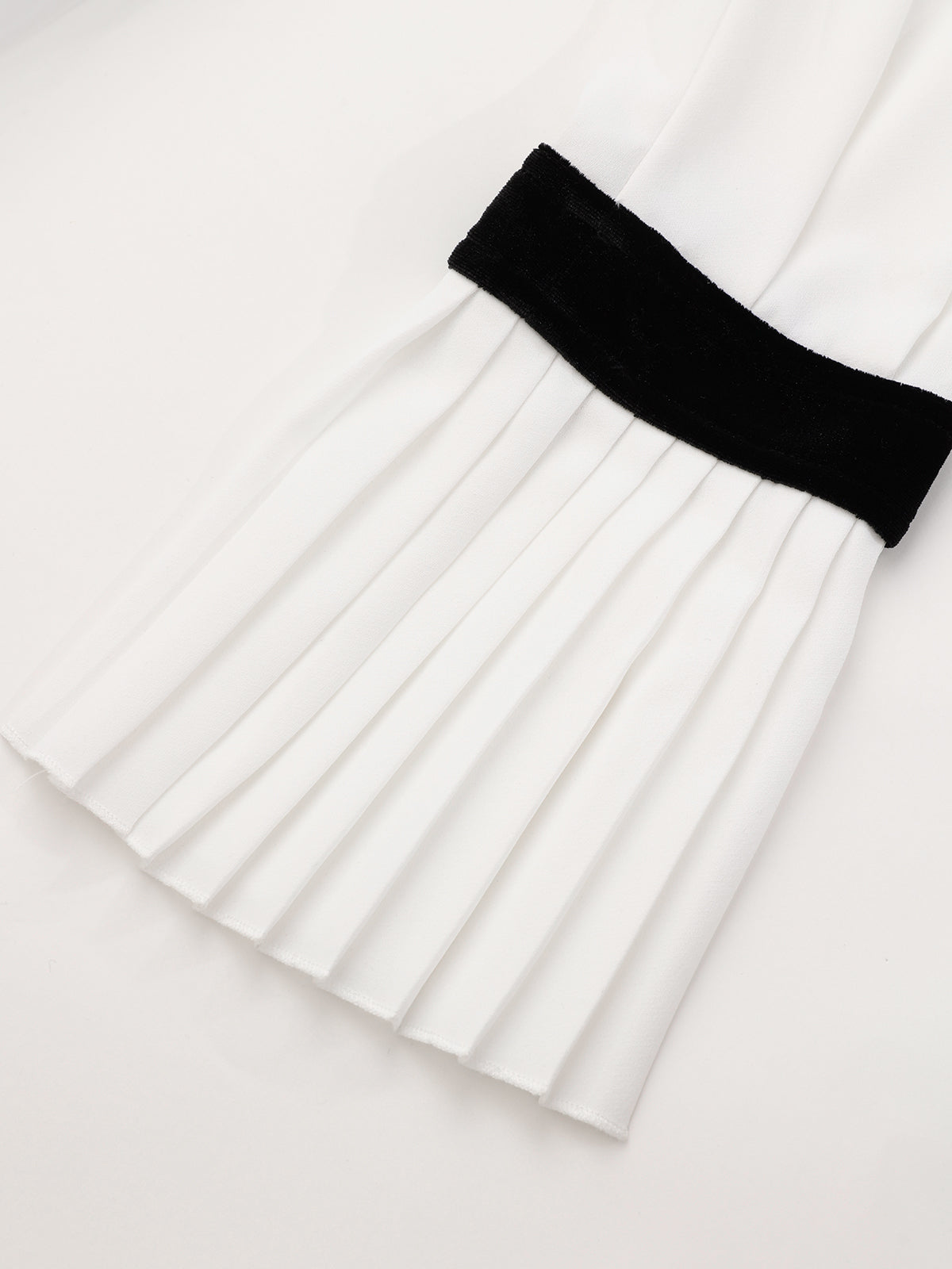 Pleated Cuff Contrast Panel Shirt-Chicvia