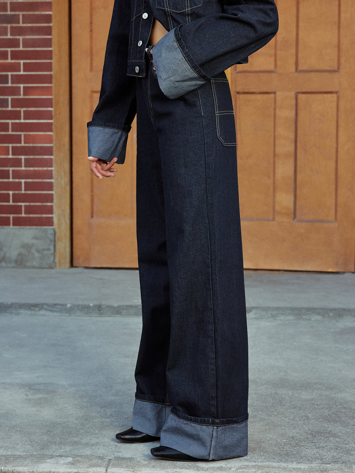 High-Waist Cuffed Wide-Leg Jeans-Chicvia