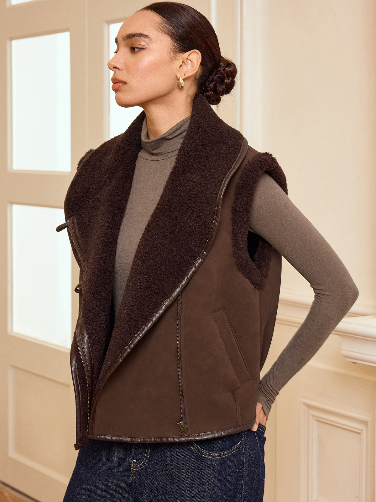 Collared Zip-Up Shearling Vest-Chicvia