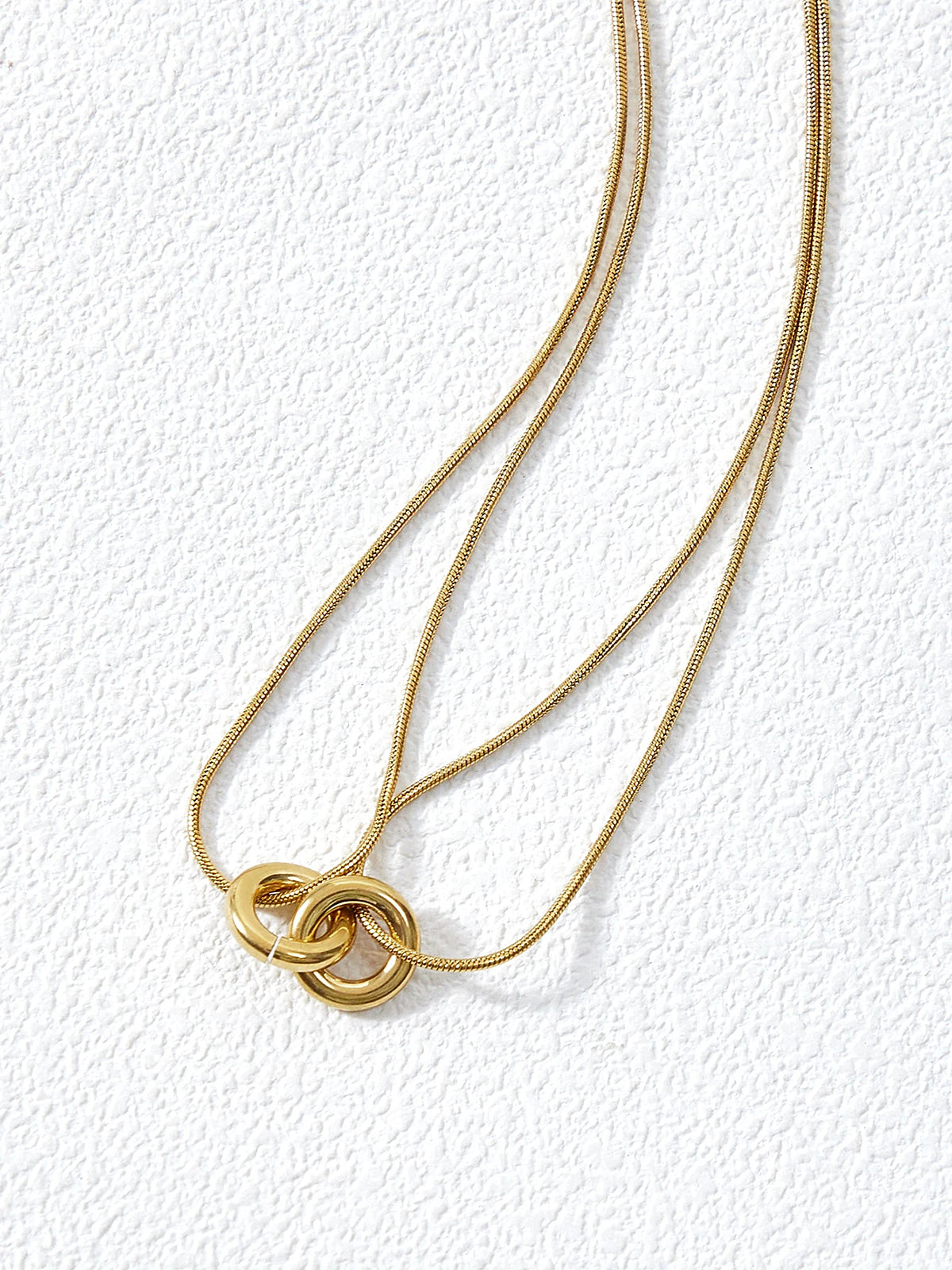 Interlocking Circle Layered Gold Necklace-Chicvia