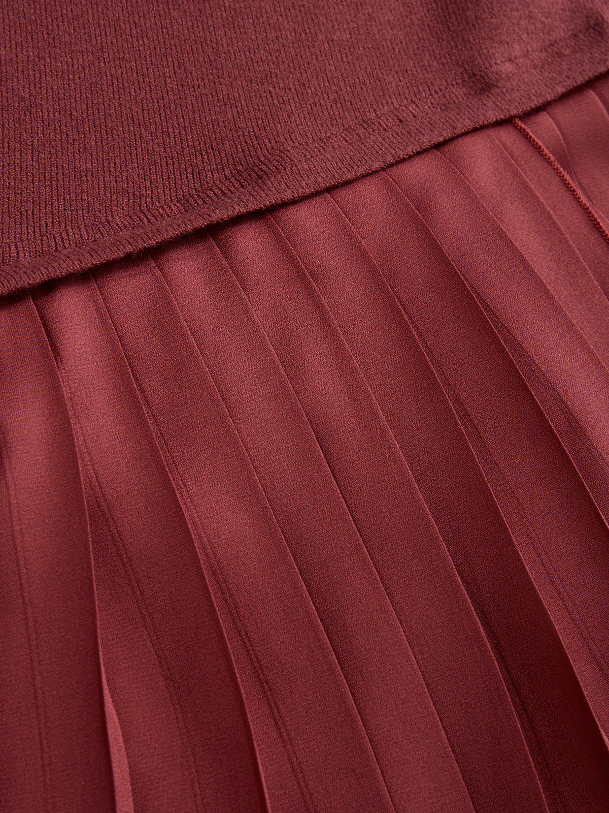 Long-Sleeve Pleated Panel Knit Maxi Dress-Chicvia