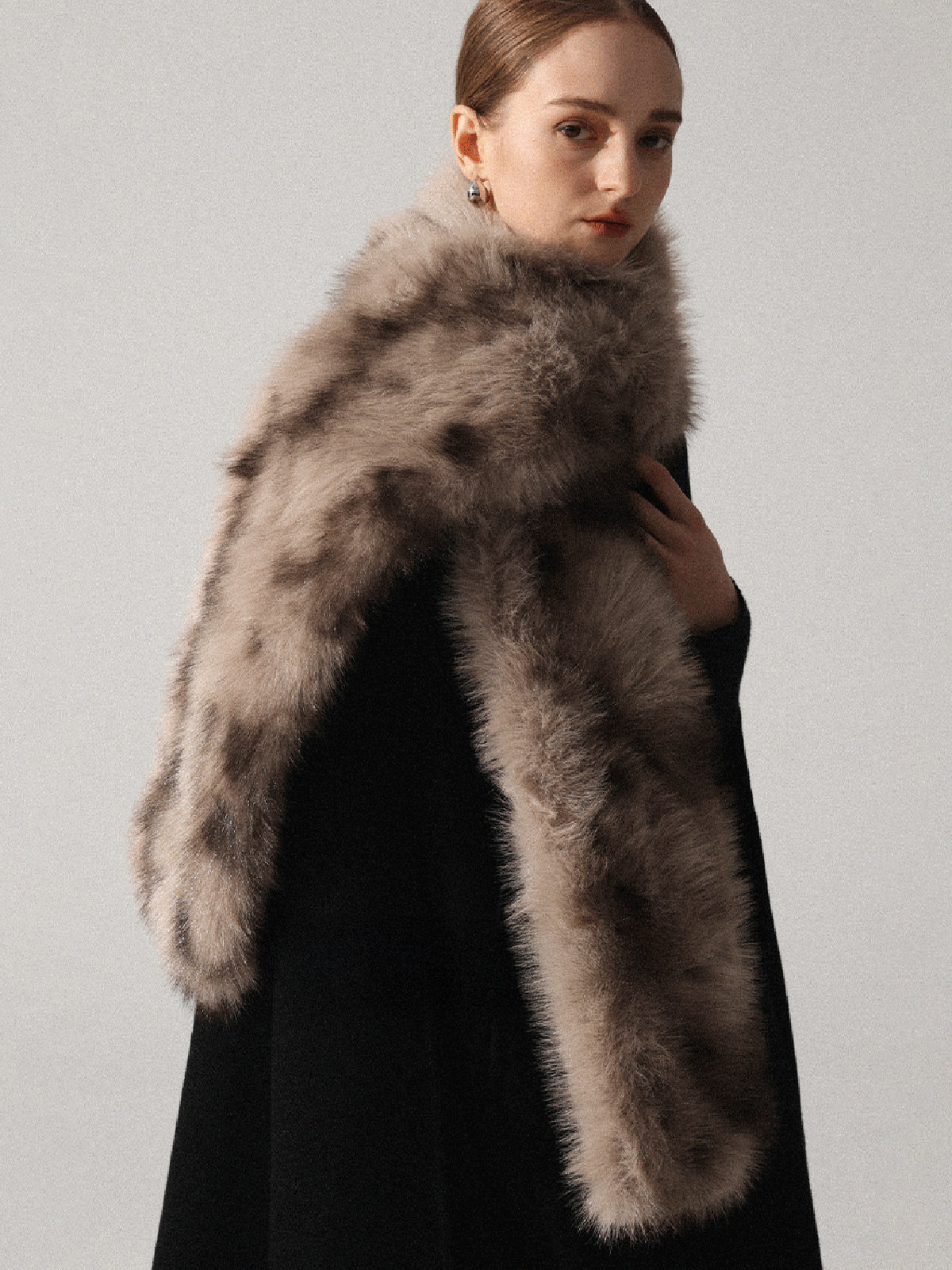 Leopard-Print Faux Fur Scarf-Chicvia