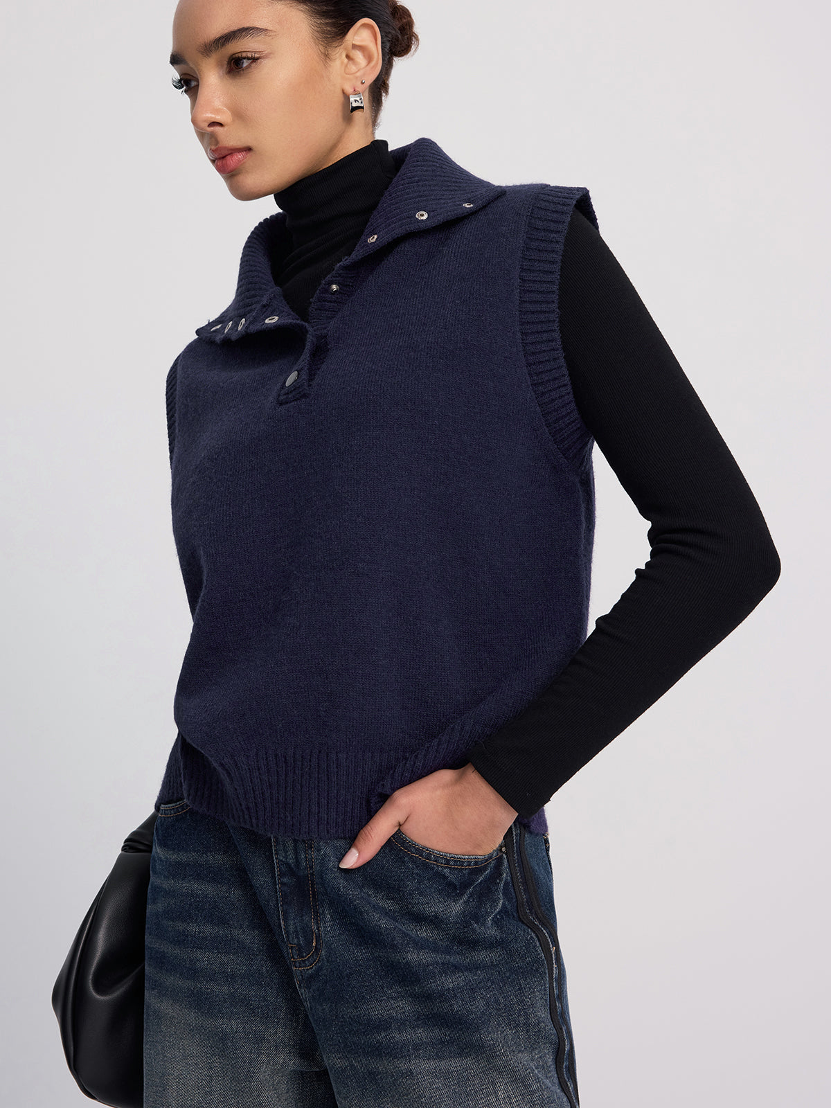 Button-Detail Collared Knit Vest-Chicvia