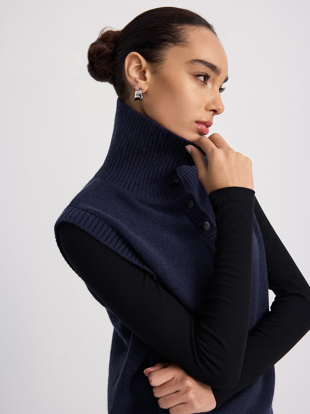 Button-Detail Collared Knit Vest-Chicvia