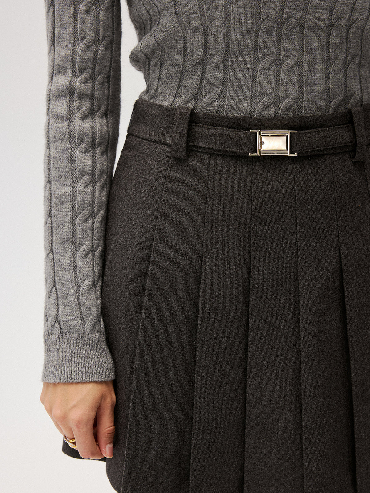 High-Waist Belted Pleated Mini Skirt-Chicvia