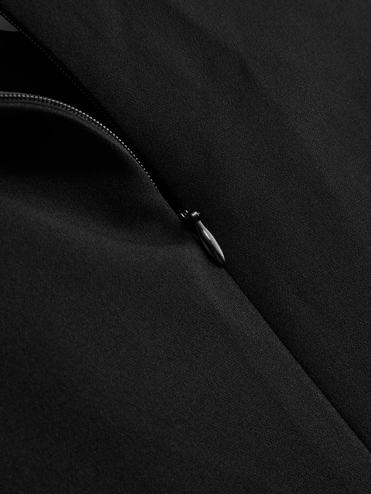 Metal-Buckle Cutout Contrast-Pleat Dress-Chicvia