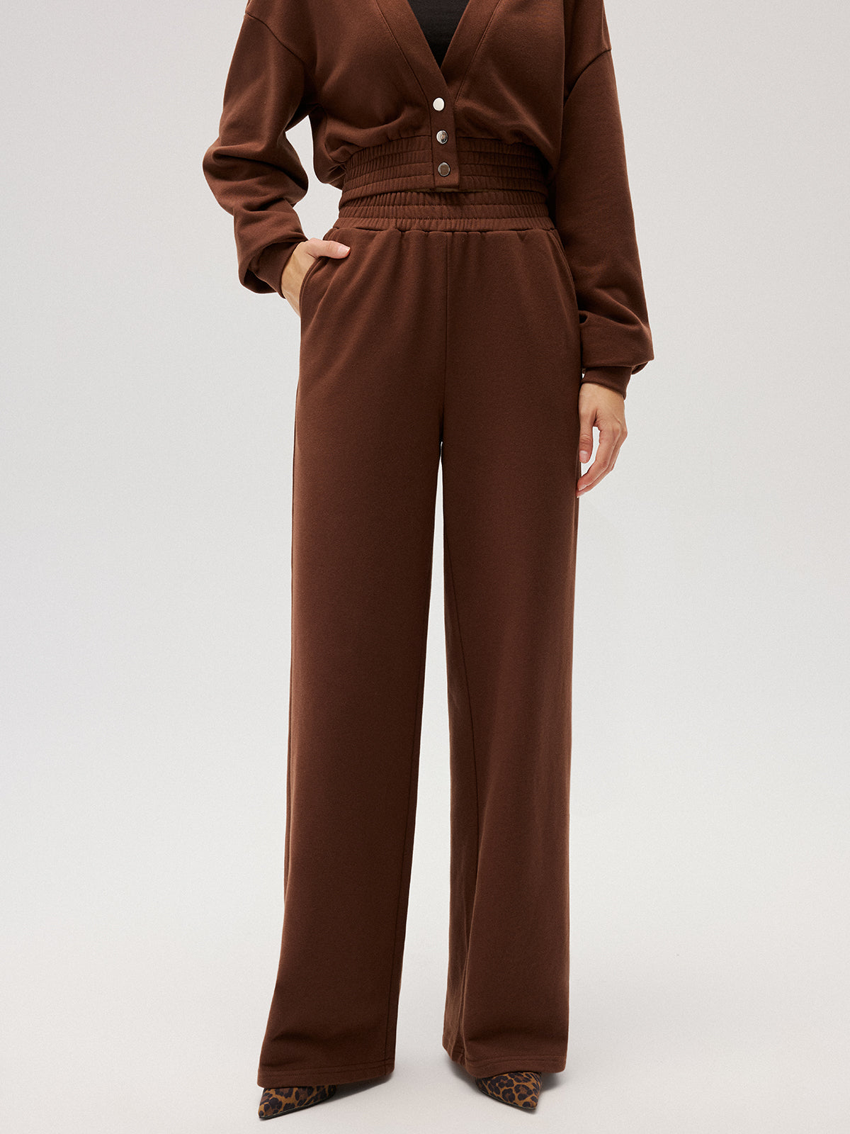 Elastic-Waist Straight-Leg Sweatpants-Chicvia