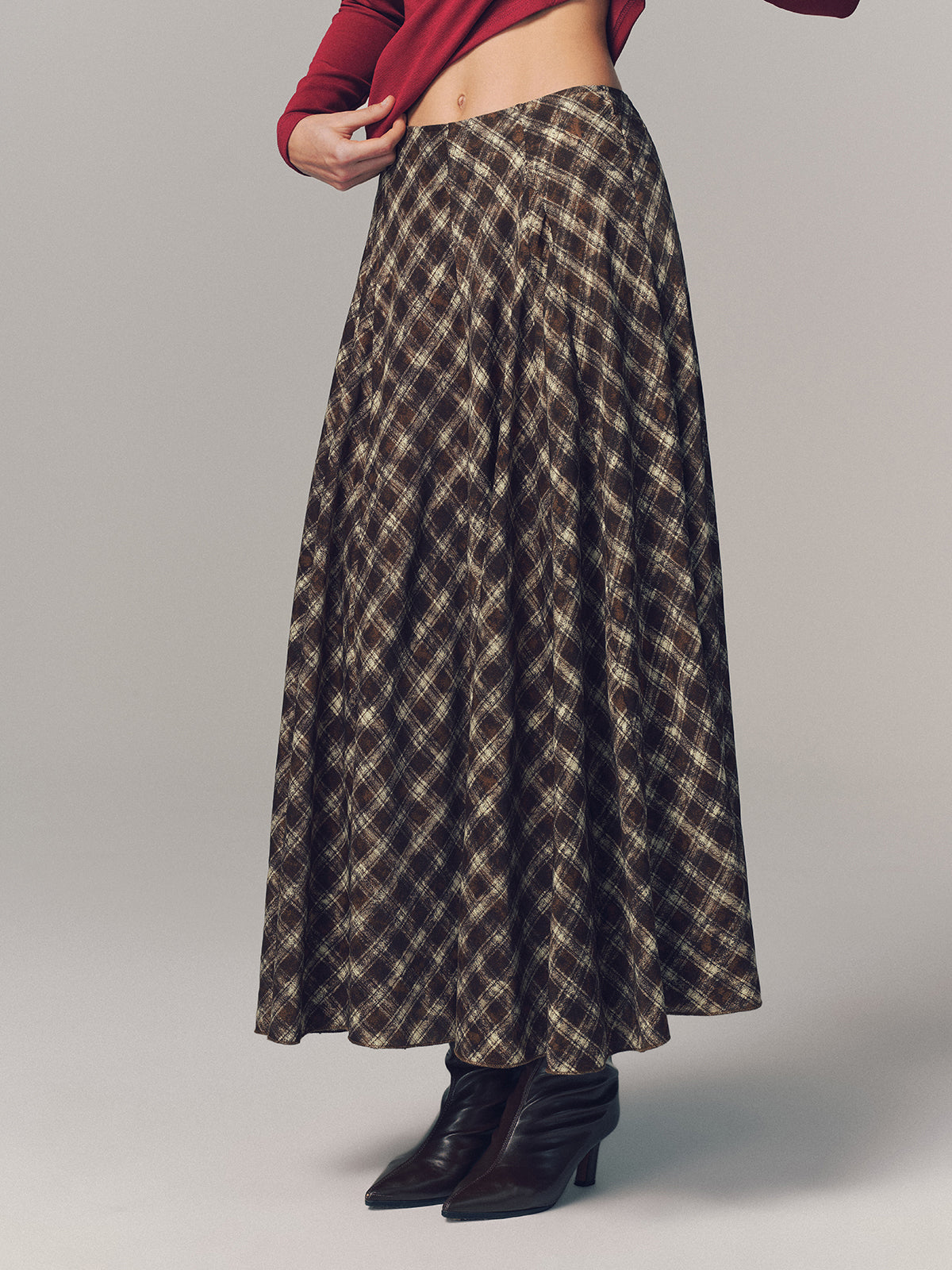 Plaid Pleated Maxi Skirt-Chicvia