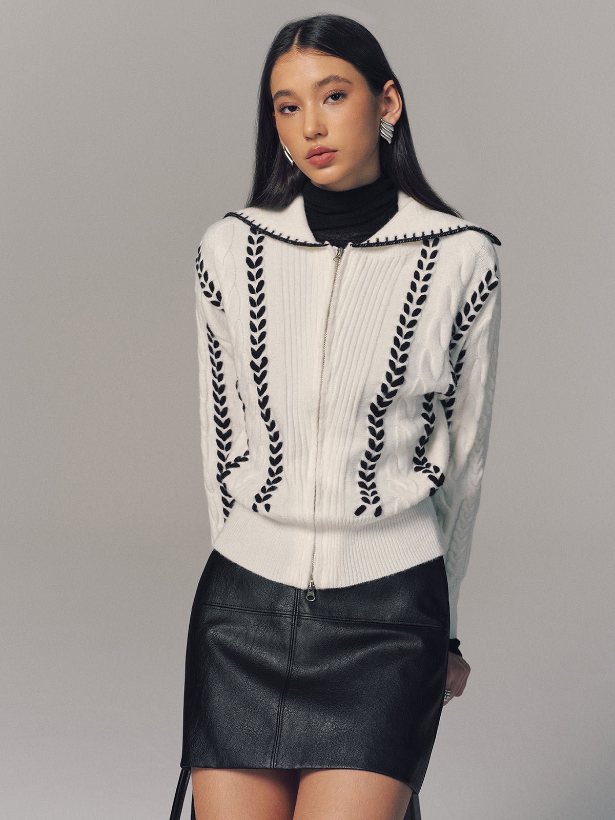 Contrast Trim Cable Knit Zip-Up Cardigan-Chicvia