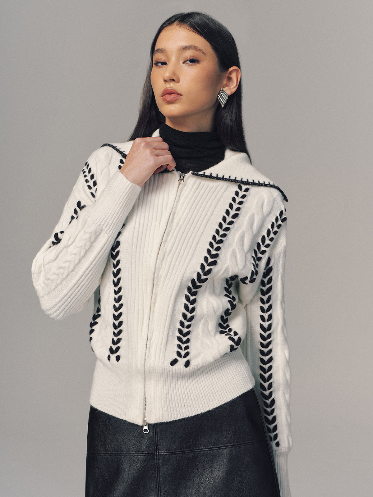 Contrast Trim Cable Knit Zip-Up Cardigan-Chicvia