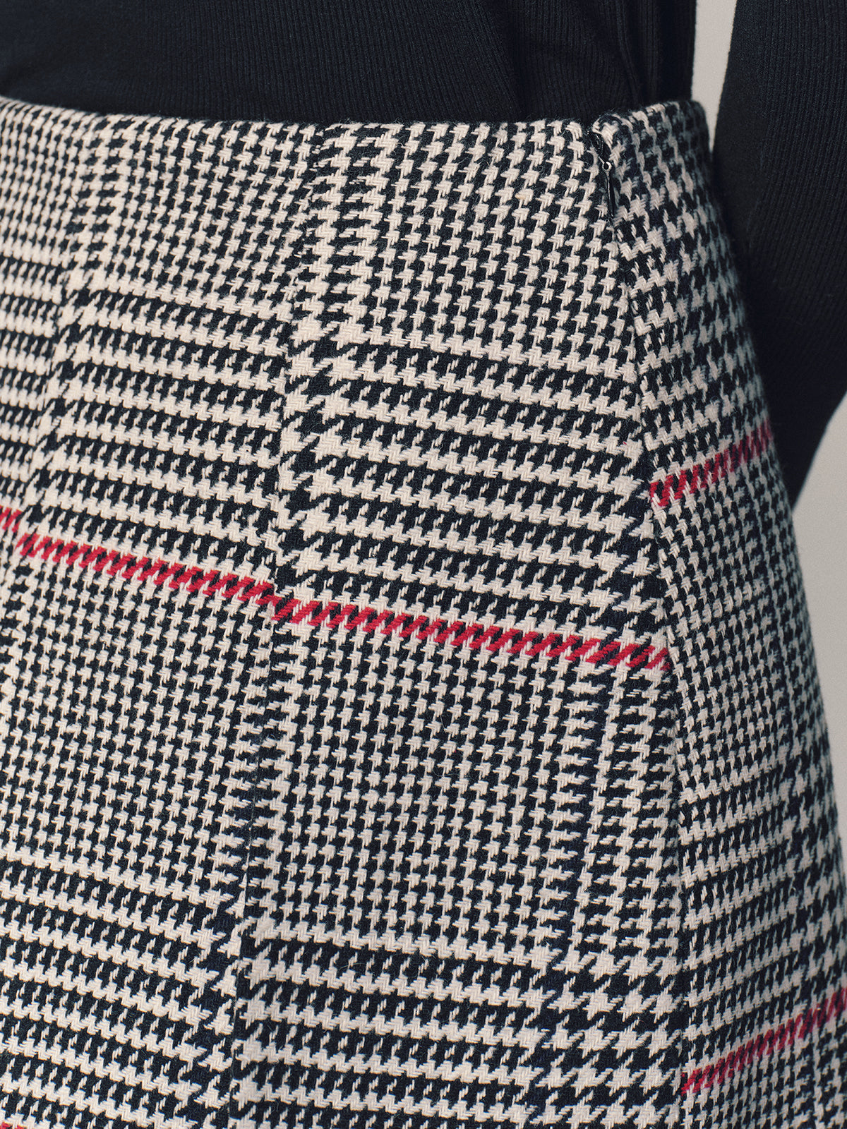 Double Belt Accent Houndstooth Mini Skirt-Chicvia