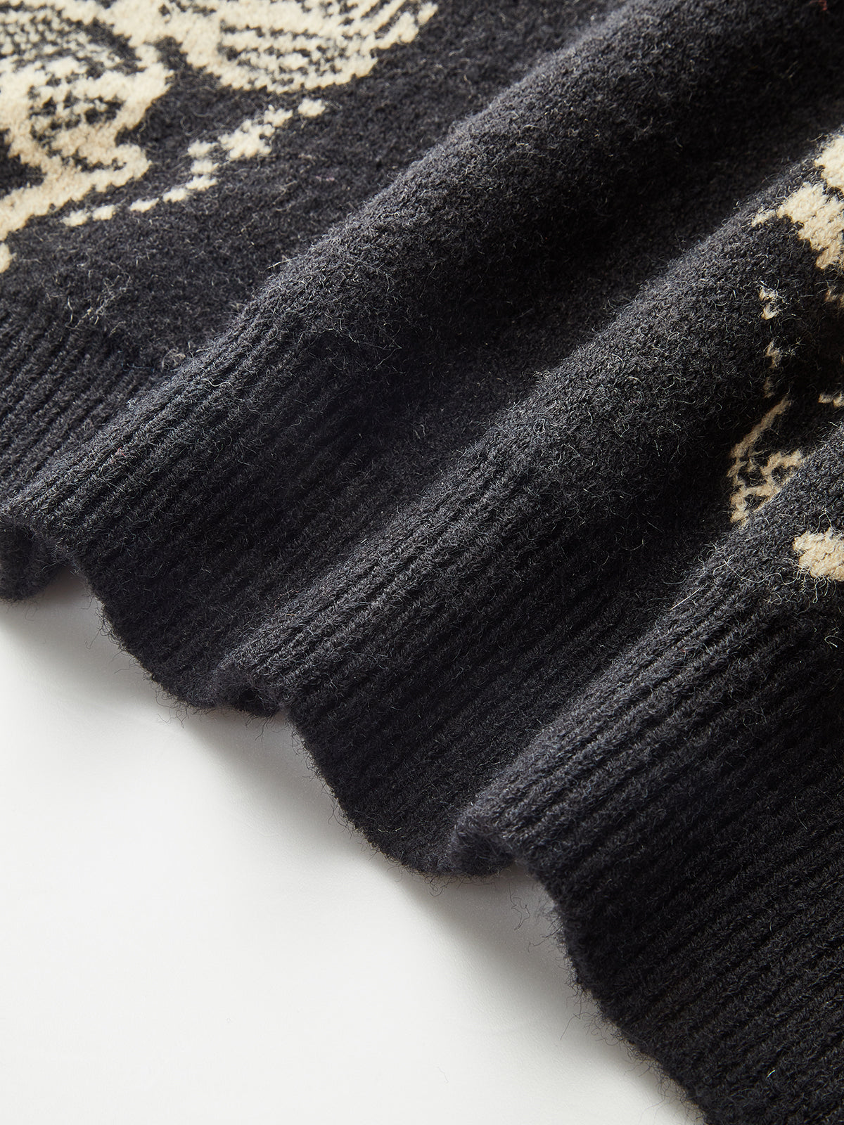 Horse-Patterned Loose Crew Neck Knit Sweater-Chicvia