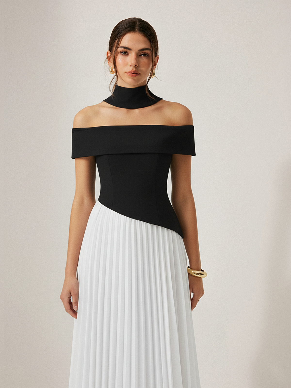 Color-Block Off-Shoulder Pleated Maxi Dress-Chicvia