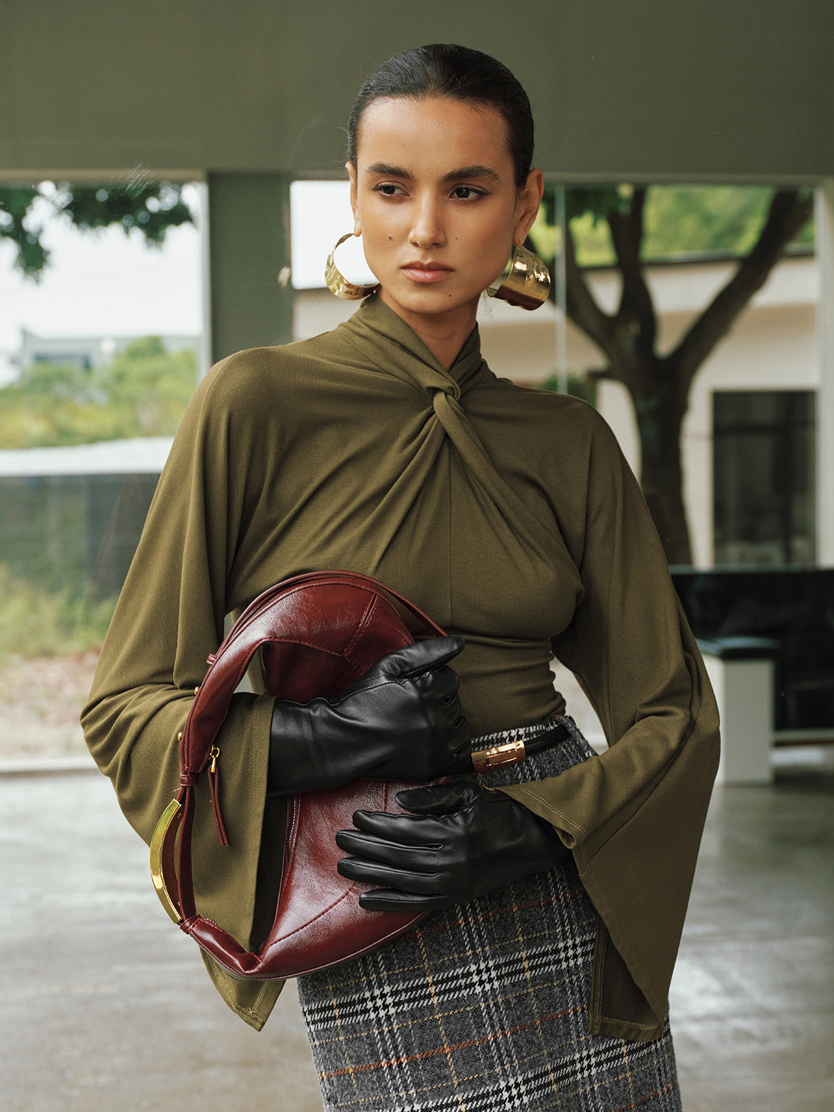 Knot-Front Batwing-Sleeve Top-Chicvia