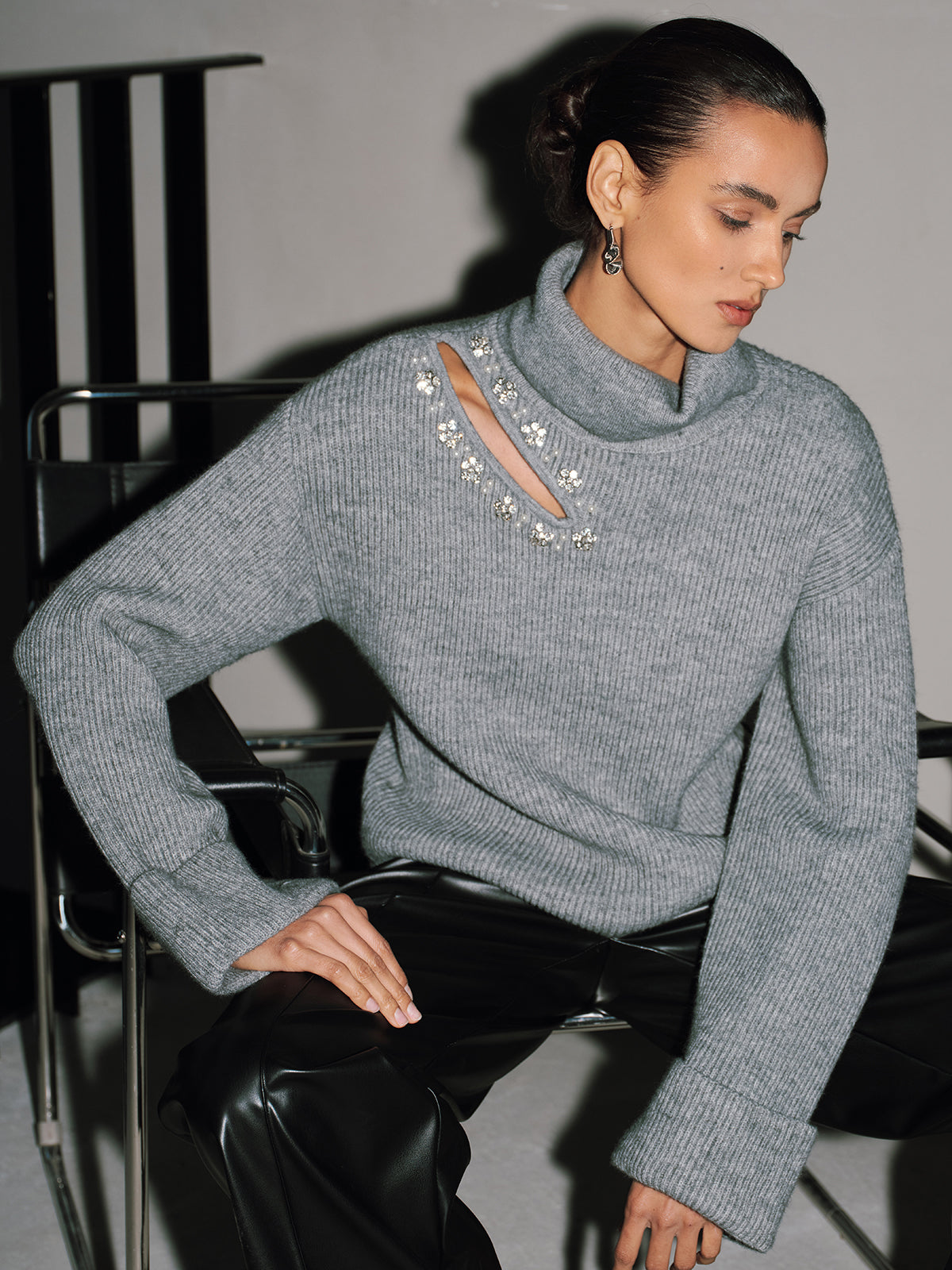 Crystal-Embellished Cut-Out Turtleneck Sweater-Chicvia