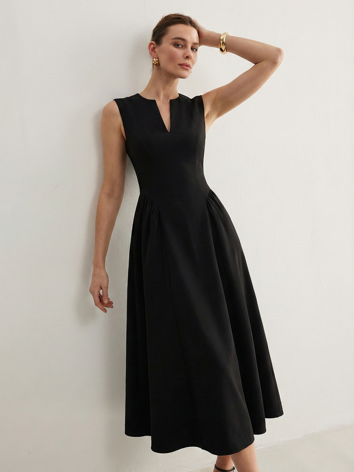 Keyhole Neckline Sleeveless Large-Flare Maxi Dress-Chicvia