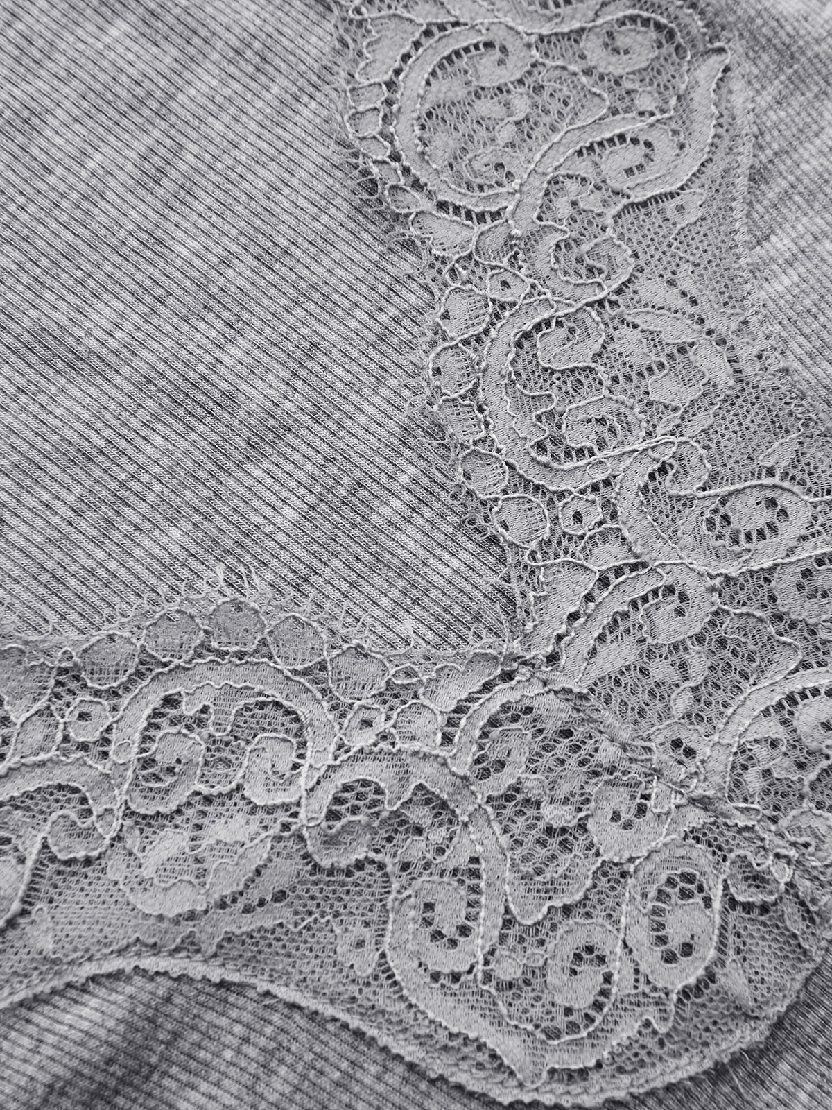 Lace V-Neck Ruched Long-Sleeve Top-Chicvia