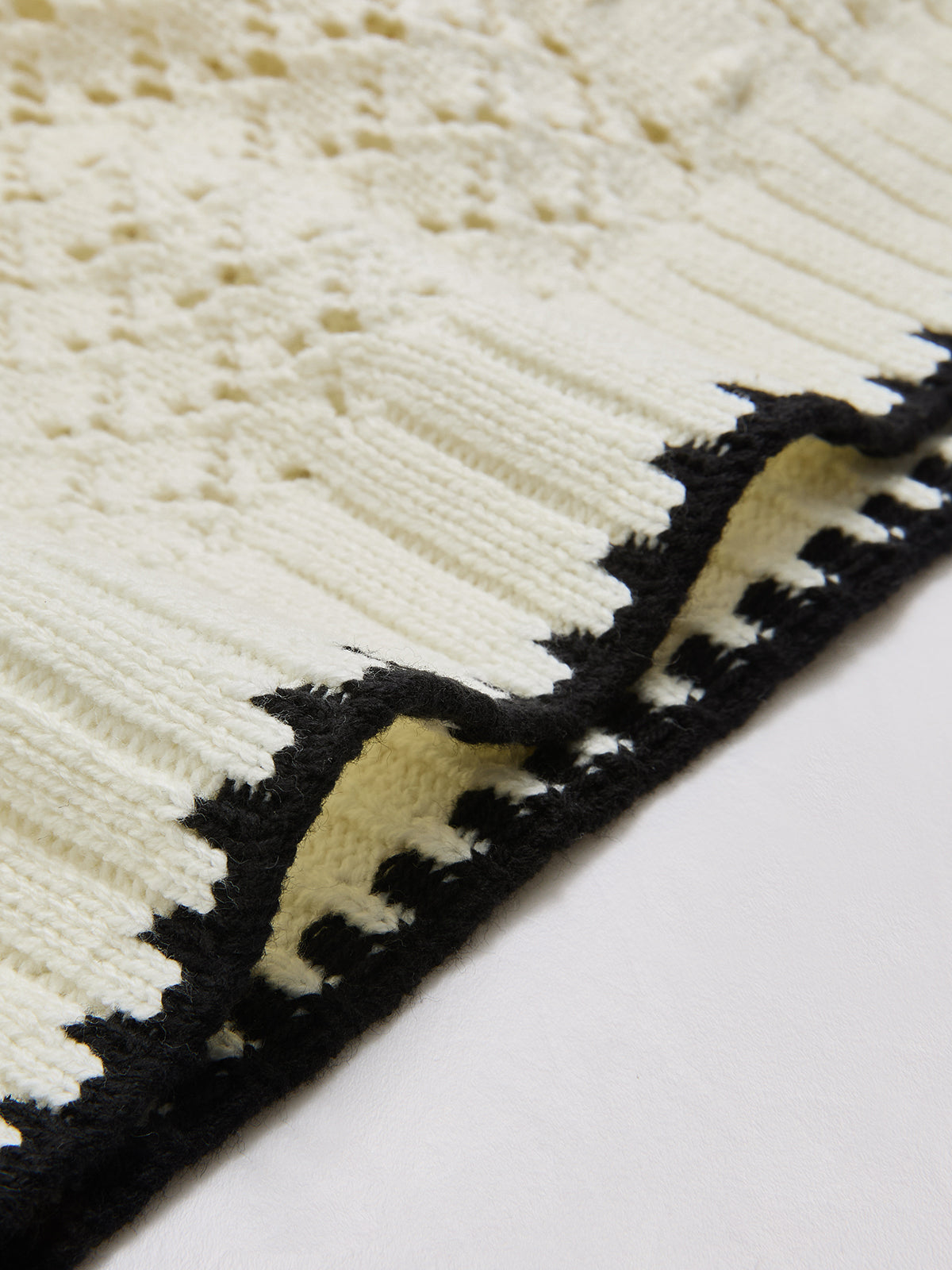 Contrast Trim Open-Knit Sleeveless Top-Chicvia