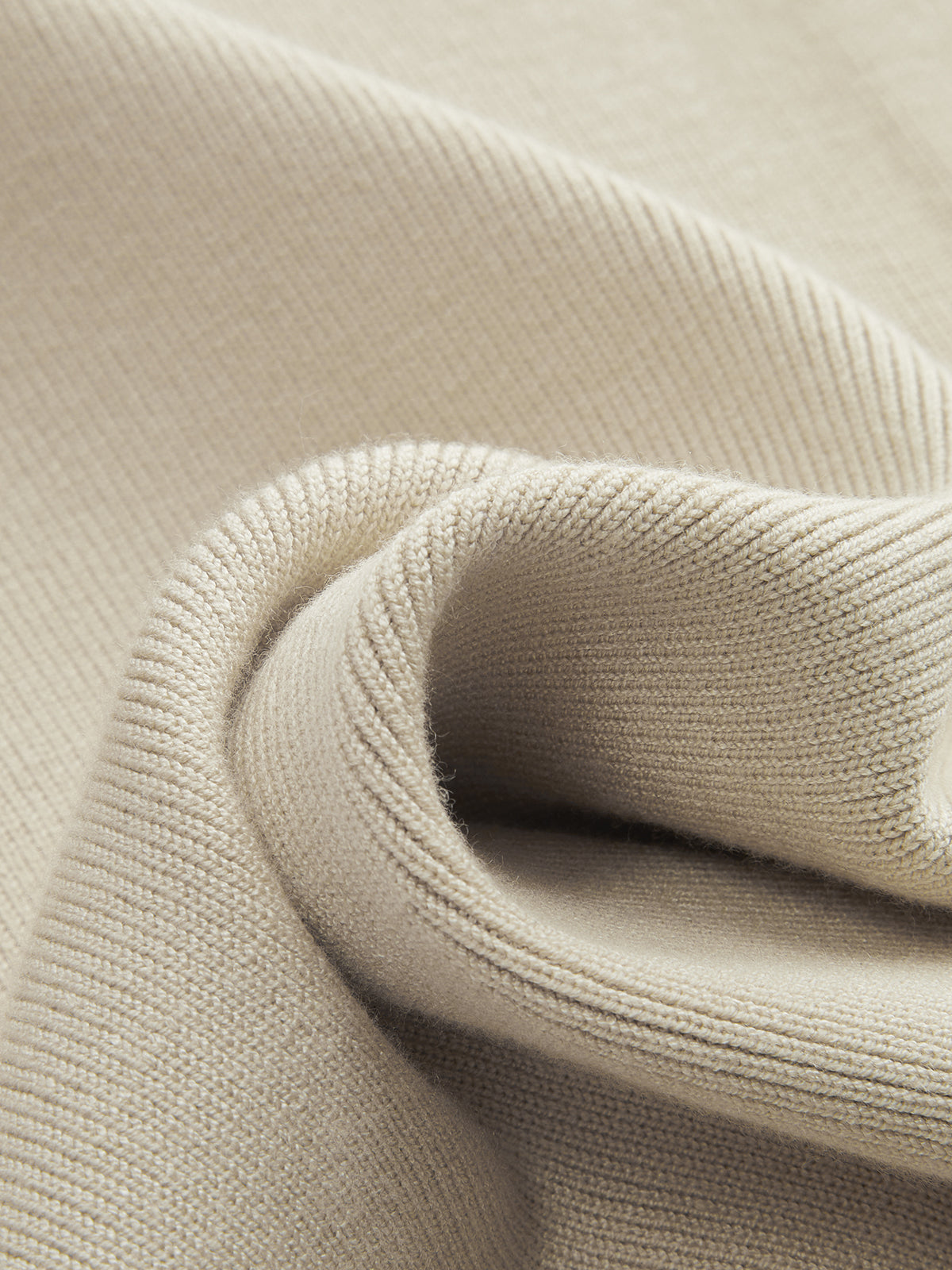 Contrast Trim Sleeveless Knit Top-Chicvia