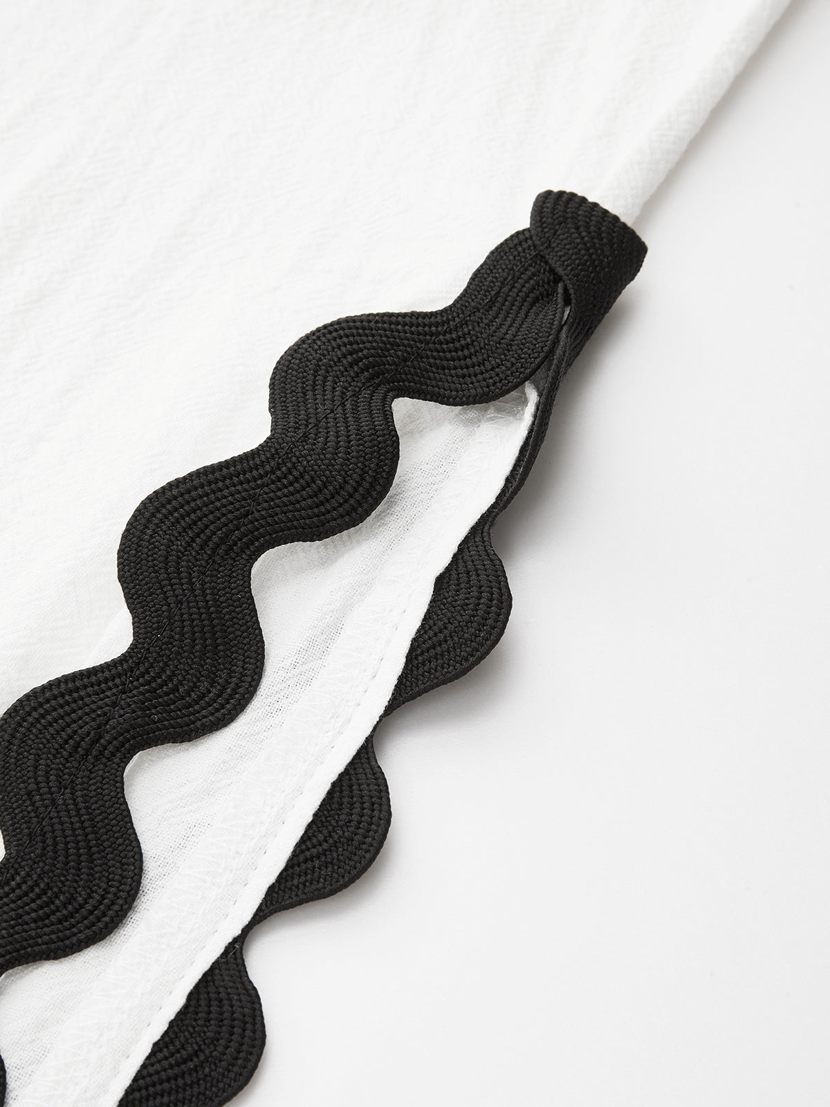 Contrast Wave Trim Vest & Maxi Skirt Set-Chicvia