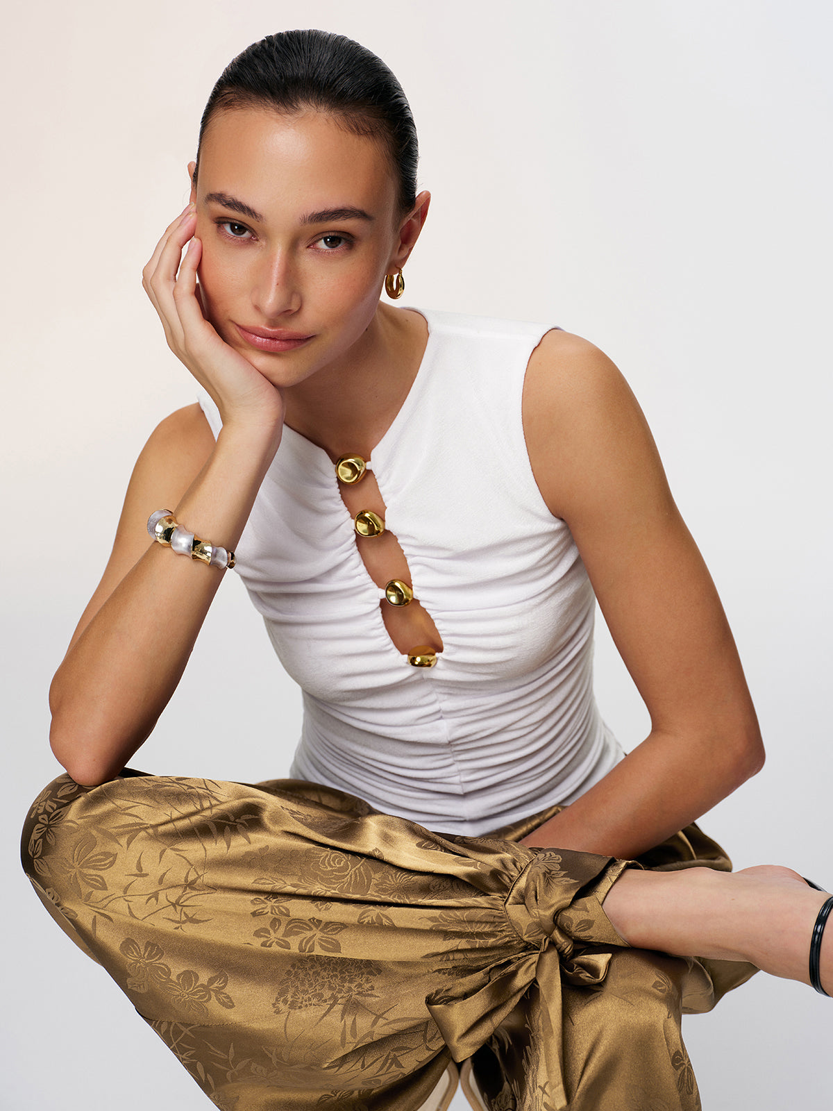 Metal Detail Cut-Out Sleeveless Ruched Top-Chicvia