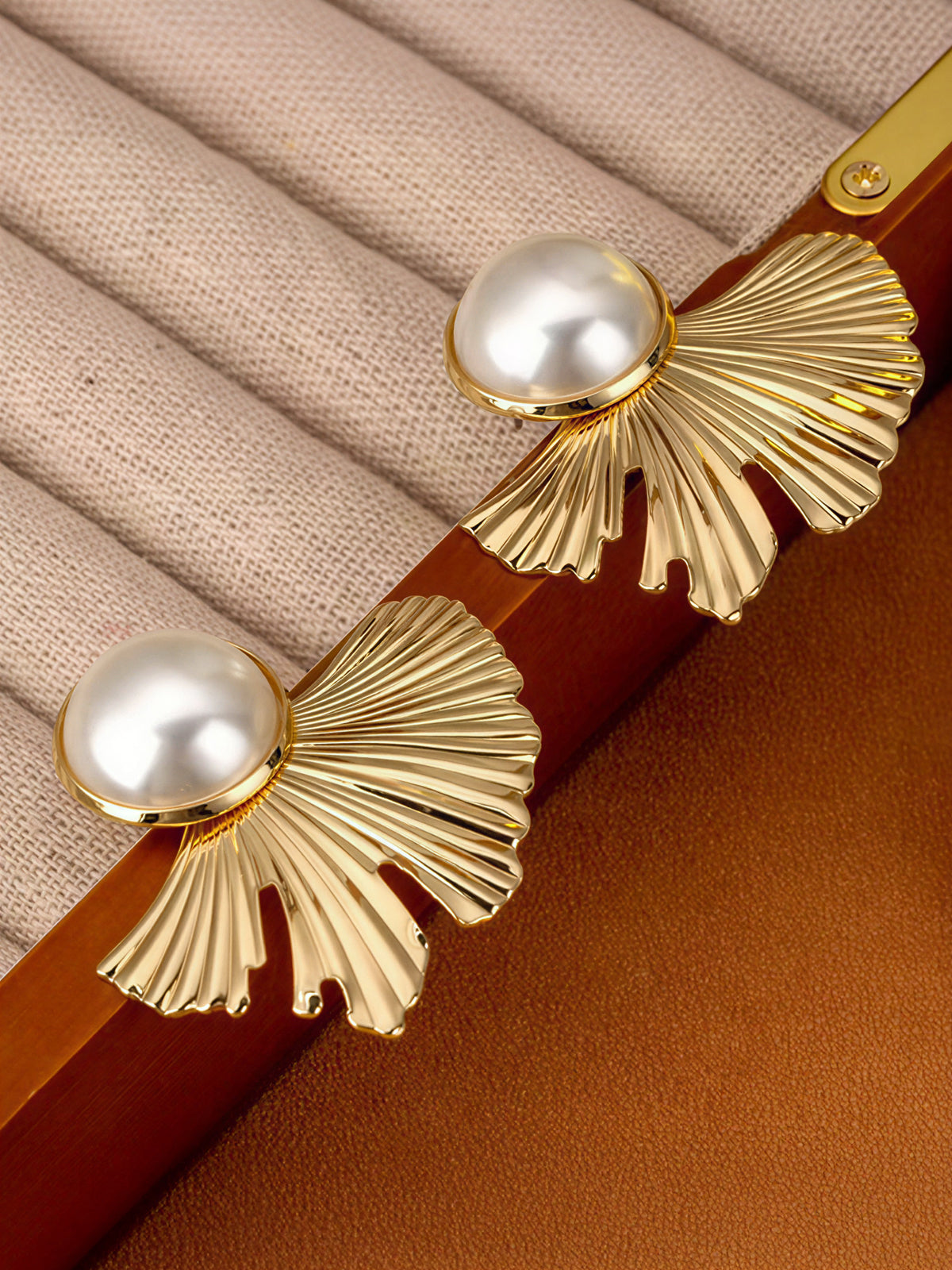 Ginkgo Leaf Pearl Earrings-Chicvia