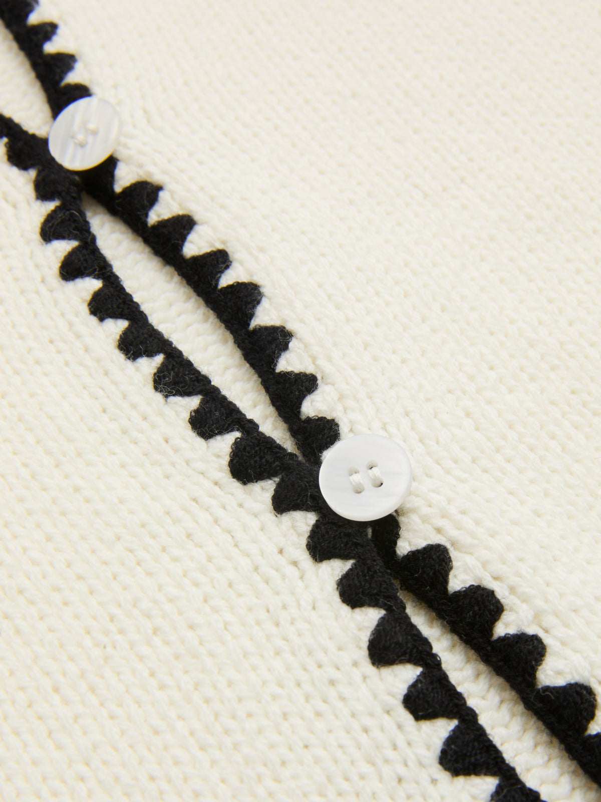 Knitted Scalloped Trim Buttoned Vest-Chicvia