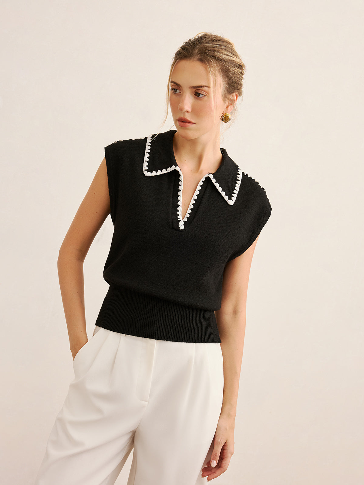 Contrast Trim Sleeveless Knit Polo Vest-Chicvia