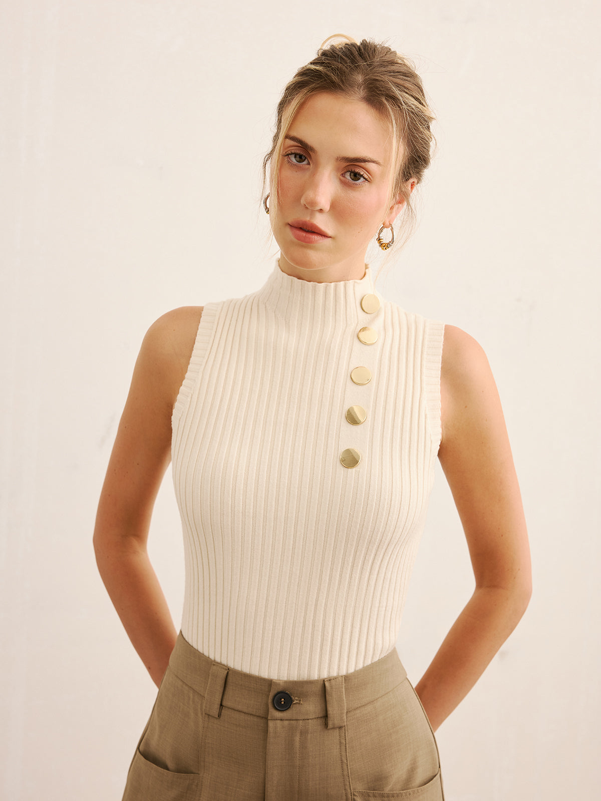 Metal Detail Ribbed Knit Mock Neck Tank Top-Chicvia