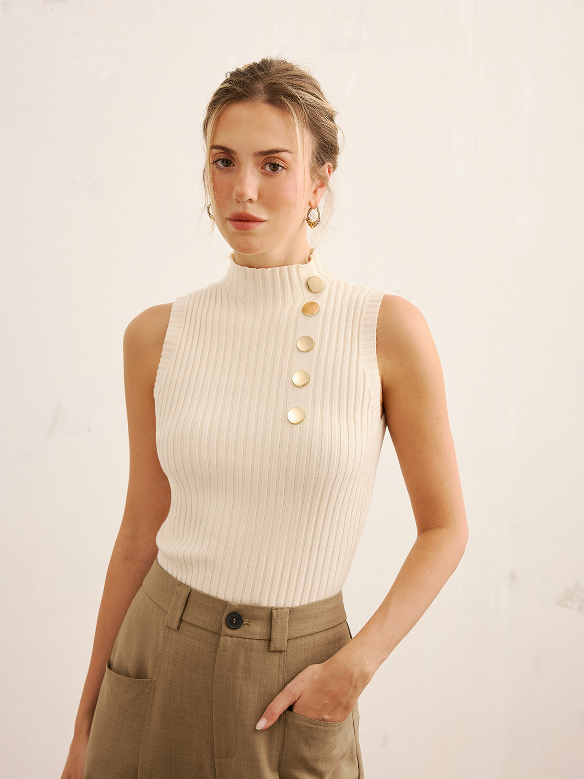 Metal Detail Ribbed Knit Mock Neck Tank Top-Chicvia