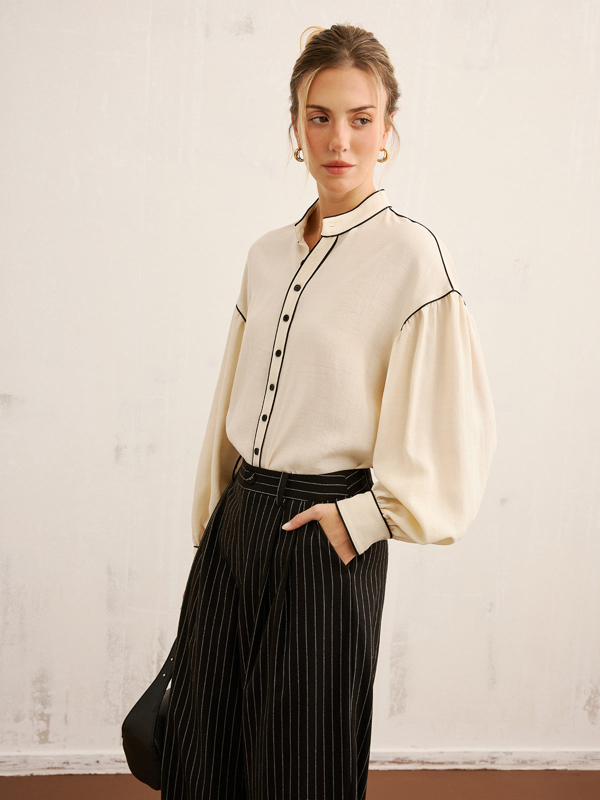 Contrast Piping Mandarin Collar Blouse-Chicvia