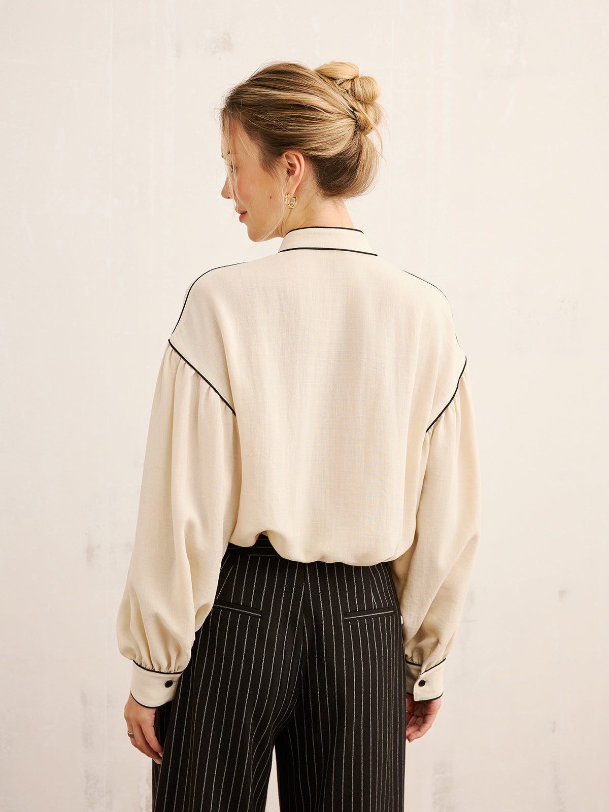 Contrast Piping Mandarin Collar Blouse-Chicvia