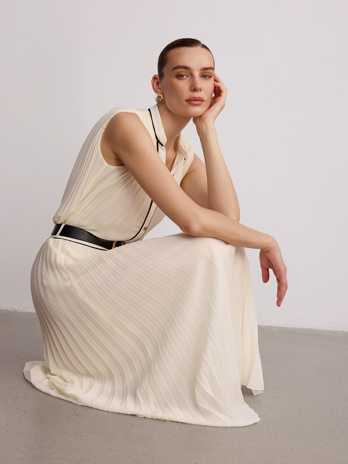 Contrast Trim Pleated Top & Maxi Skirt Set-Chicvia