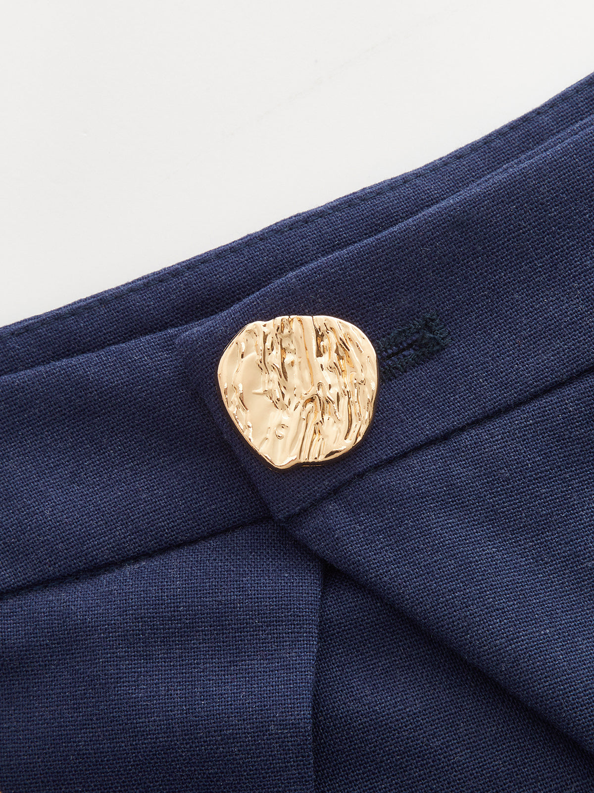 Embossed Button Pleated Skort-Chicvia