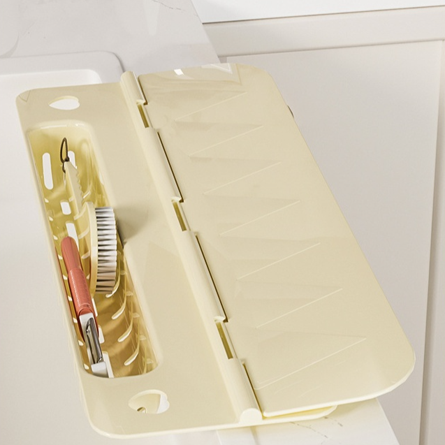 Water tank splash guard