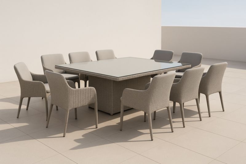 Ensemble de Salle à Manger Extérieure en Résine avec Plateau en Verre et 10 Chaises Beiges