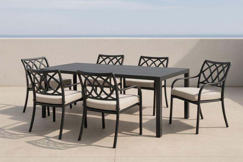 Ensemble de salle à manger extérieur en métal noir avec table rectangulaire et 6 chaises coussins beige
