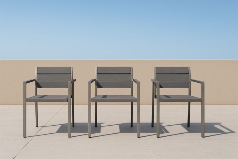 Chaises empilables en aluminium et composite Gris